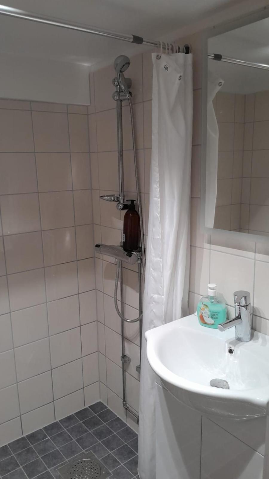 Central Laegenhet I 1700-Talshus ベステルビーク 部屋 写真